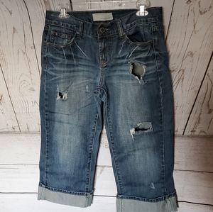 Maurice's mid rise dark wash five pocket distressed denim capris blue 7/8